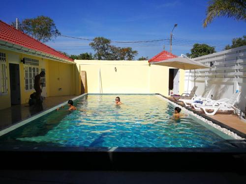 Barefeet Naturist Resort, Bangkok