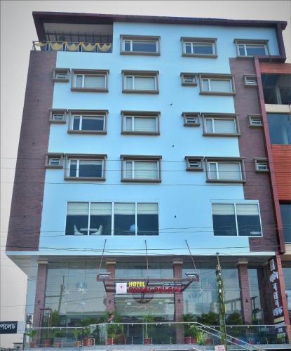 Вход, Hotel Royal Palace in Бисванат-Чарали