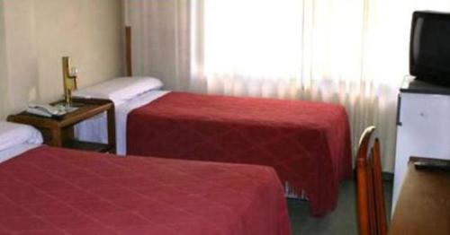 2 twin beds