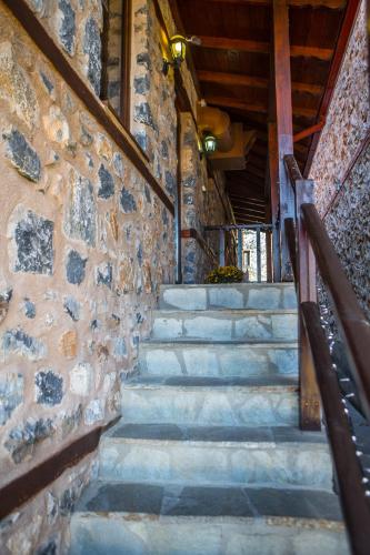 To Spitiko – Agios Athanasios, ND