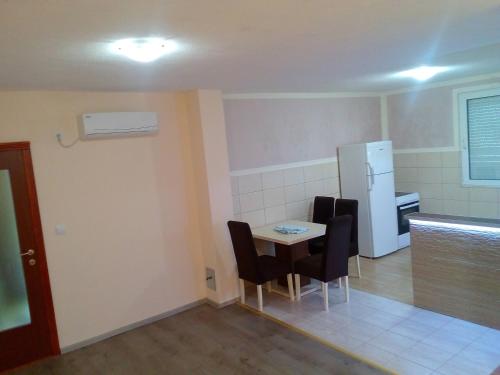 Apartmani Zecevic - image 2