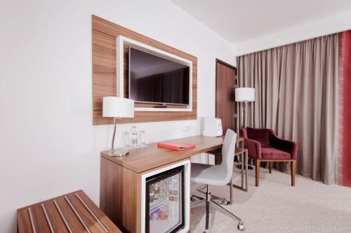 Ramada Plaza Craiova - image 4