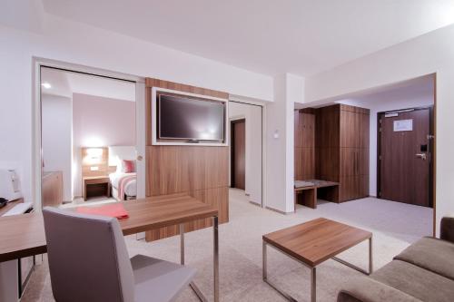 Ramada Plaza Craiova - image 5