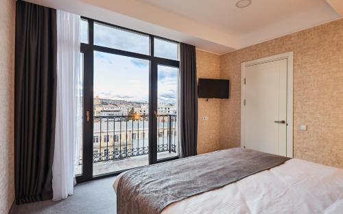 Gallery Palace – Tbilisi, MA