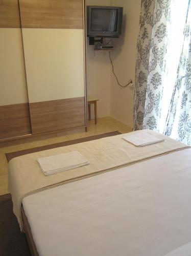Studio Apartment image 5