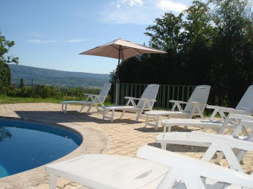 house in the countryside in the luberon with beautiful view and private swimming-pool close to bonnieux in Provence - 8 personnes