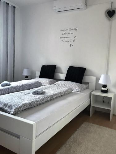 Rooms Deny, Mostar