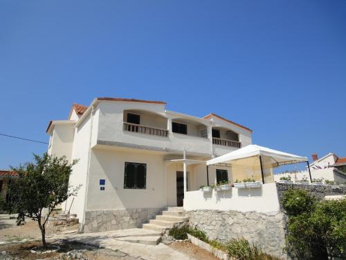  Apartments Villa Ana in Drvenik Mali