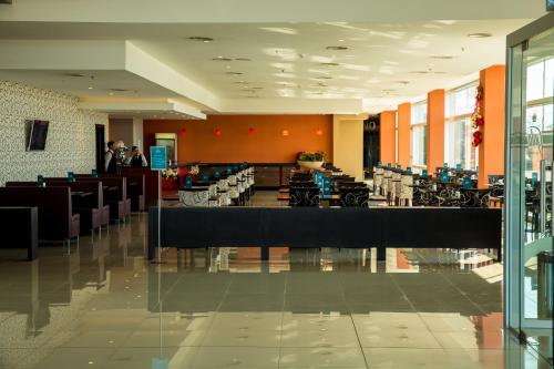 餐飲選擇, 嘉勒酒店及會議中心 (Gala Hotel y Convenciones) in 雷西斯滕西亞