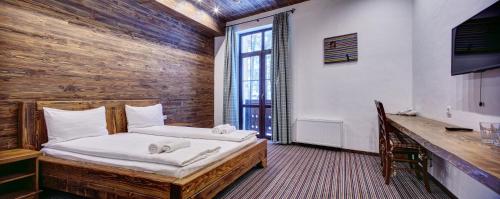 Shpatser hotel in Bryukhovychi