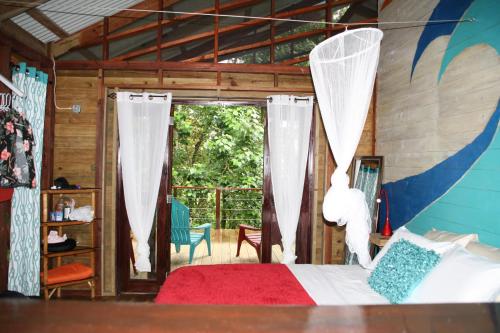 Surf Break at Paunch, Bocas del Toro (foto 7)