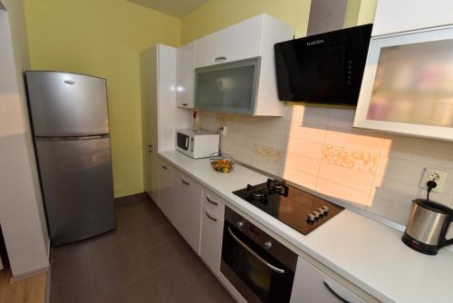 Kitchen, Bonaca in Rtina