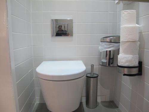 Alhambra Hotel - image 5