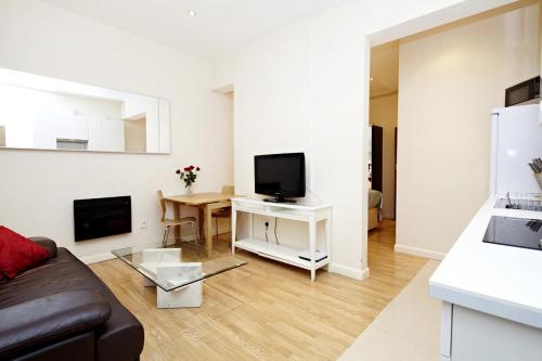 London Central Apartments - image 13