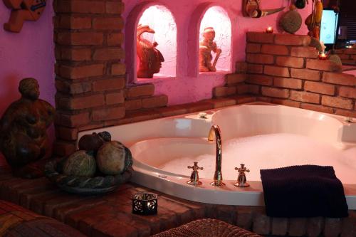 Mariaggi's Theme Suite Hotel & Spa