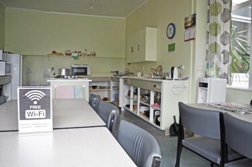 Kitchen, Braemar House B&B and YHA Hostel in Wanganui