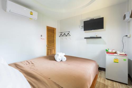 Apinya Resort Bangsaray