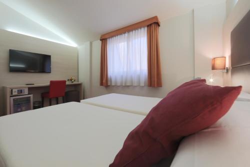 Hotel Campion - image 4
