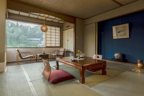 Japanese-Style Superior Room with Private Bathroom