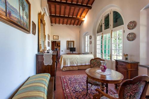 Villa Serena & Dependances in Le Contesse