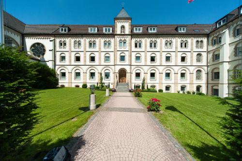 St. Bonifatiuskloster - Geistliches Zentrum - Hünfeld