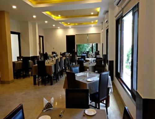 Restaurant, Hotel The Kargil in Kargil