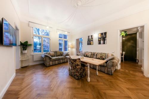 Modern History Apartment, Tallinn (photo 10)