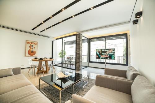Deluxe Two-Bedroom Apartment with Balcony - Bernstein Cohen 5 Street image 10
