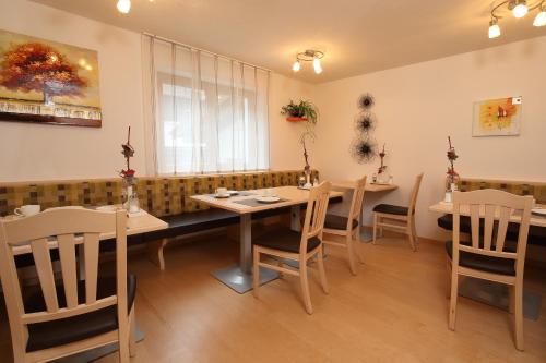 Restaurant, Gastehaus Renate in Langenfeld