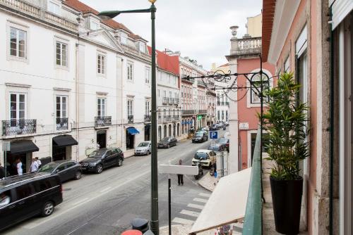 2 suites stylish flat at bairro alto-principe real
