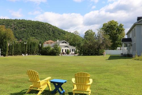 Dārzs, The Bond 1786 Inn in Varensburga (NY)