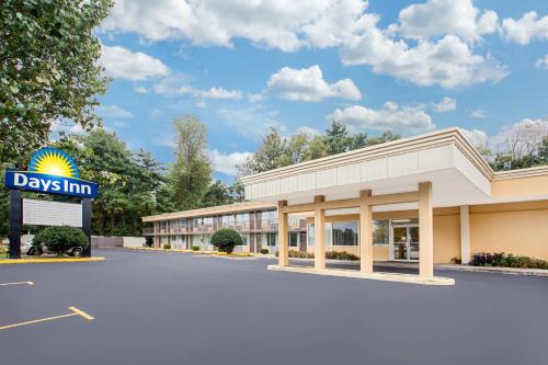 Bristol Parkway inn - 출입구