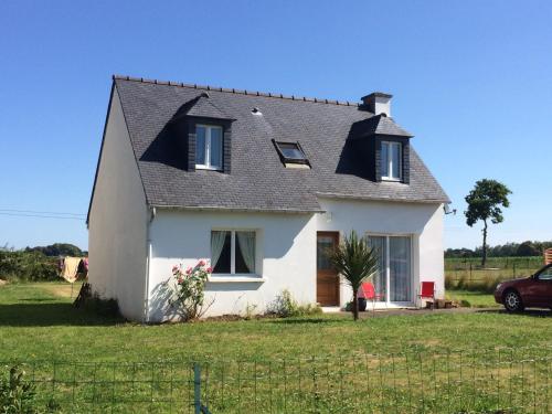 Maison Blanc gîte à louer Mégrit