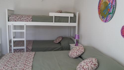 1 double bed, 2 bunk beds