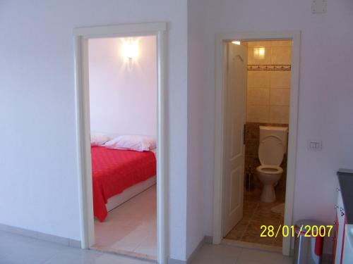Comfort One-Bedroom Apartment with Balcony and Sea View image 4