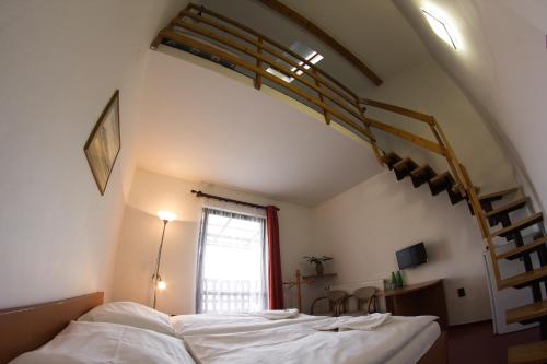 Hotel Wolf - image 7