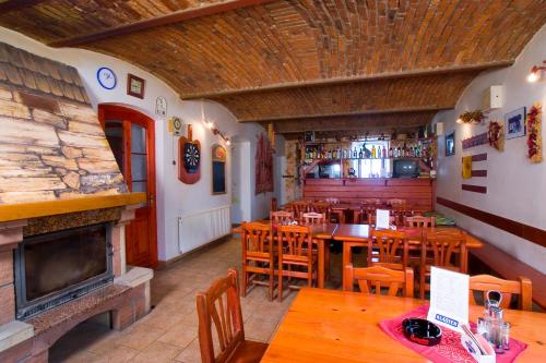 ห้องอาหาร, Pension U Mojmira in โรคีท์นิซ นาด จิเซรู