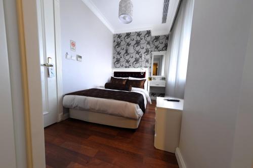 Single Room image 2