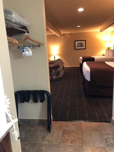 Best Western Lakewood Motor Inn