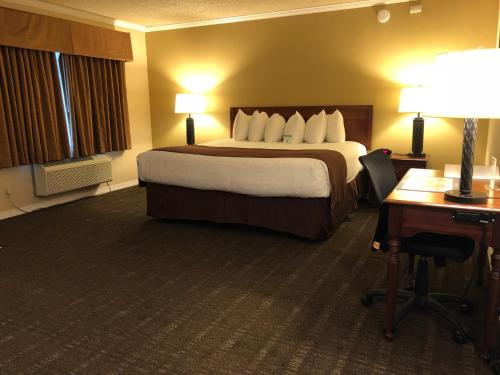 Best Western Lakewood Motor Inn