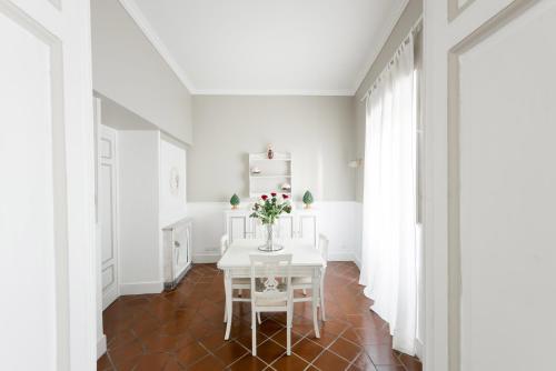 Pantheon Luxury House - image 3