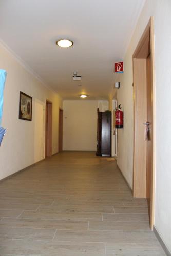 Hotel America - image 9