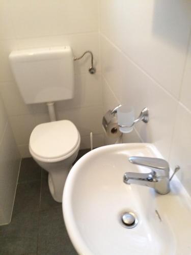 Apps 21 Room Type - Studio Apartment