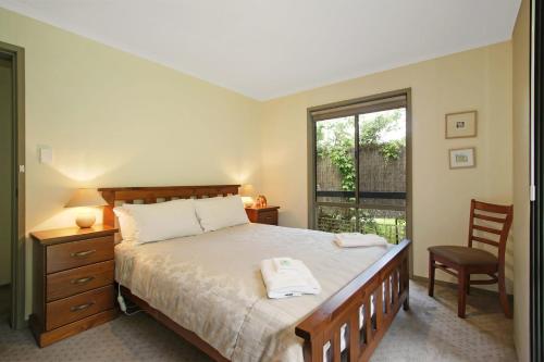 Rail Trail Cottage - BRIGHT