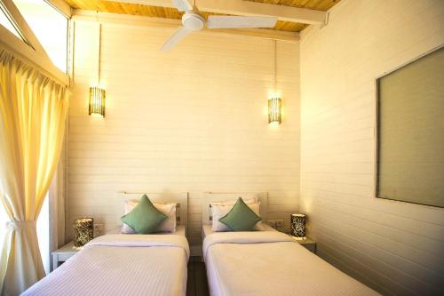 THE WHITE Resort