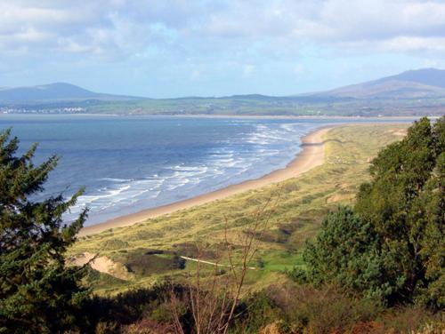 Trem y Mor in Llanfair