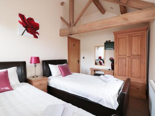 Stoneycroft Barn - image 8
