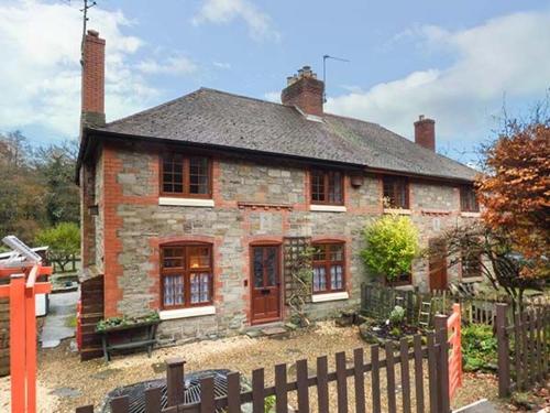 3 Crown Cottages, , Gloucestershire