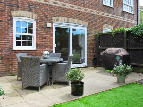 4 The Old Smithy in Freshwater South