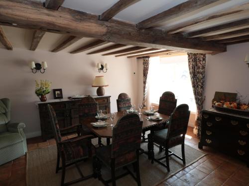 Just A Cottage, Newlands Farm